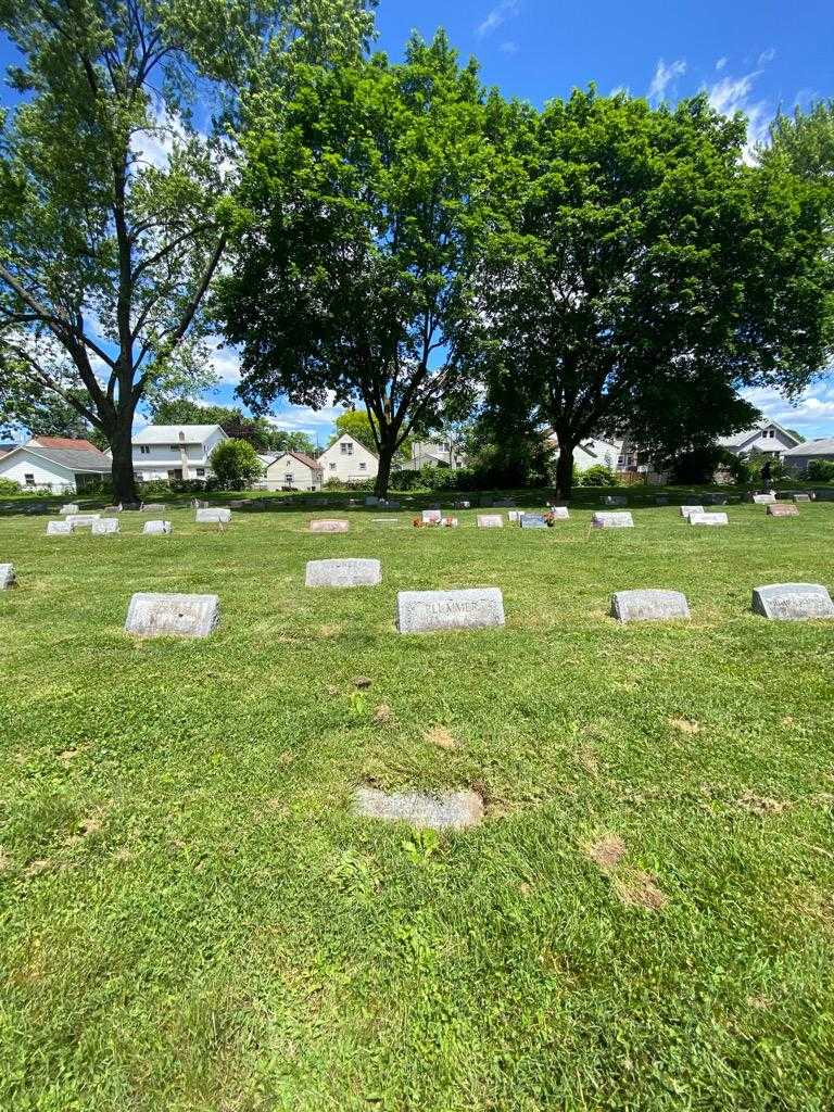 Warren F. Boyce's grave. Photo 1