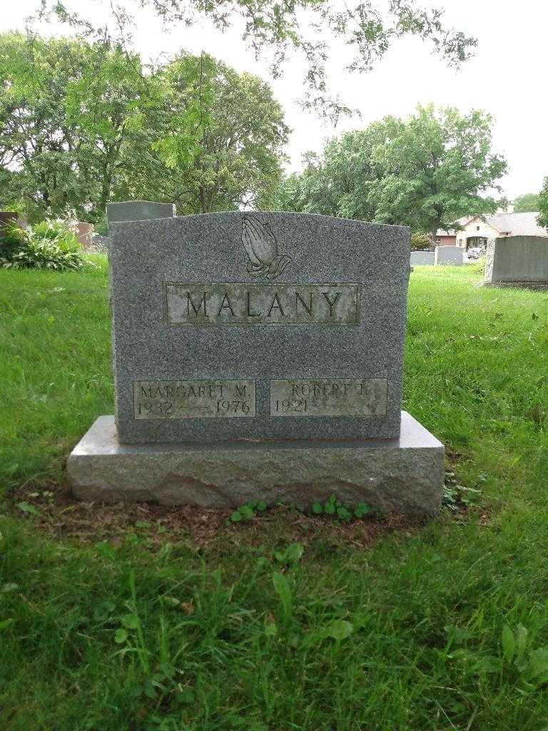 Robert T. Malany's grave. Photo 2
