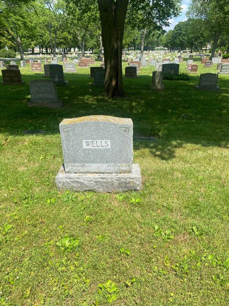 Edward O. Wells's grave. Photo 2
