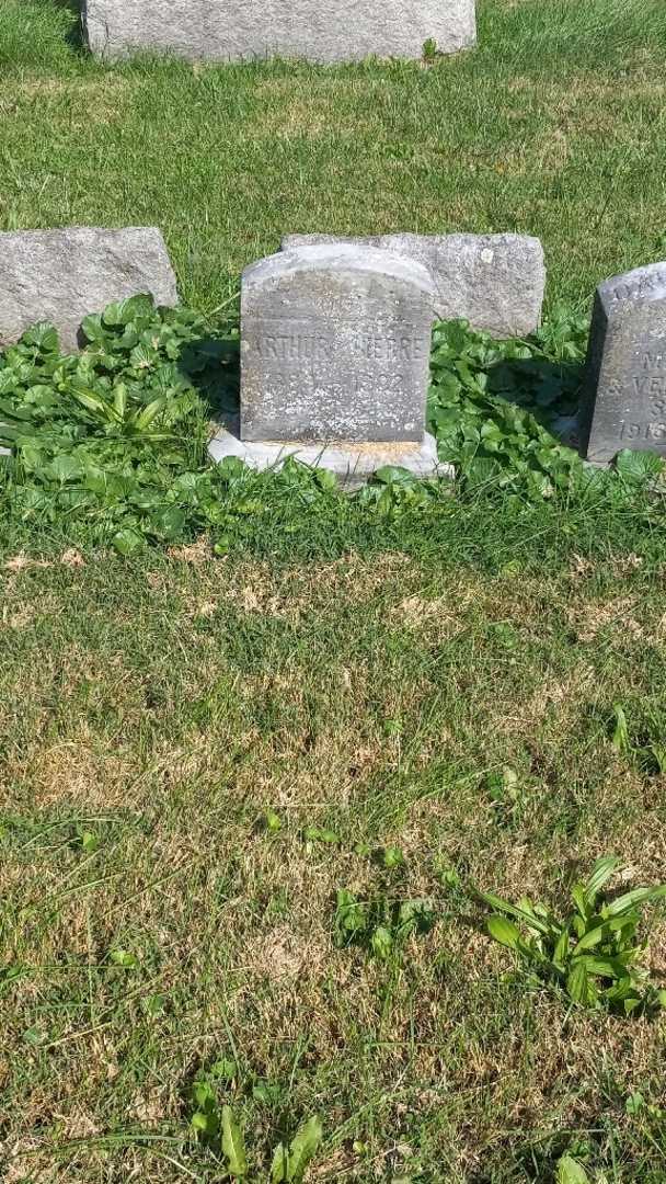 Arthur Bierre's grave. Photo 2