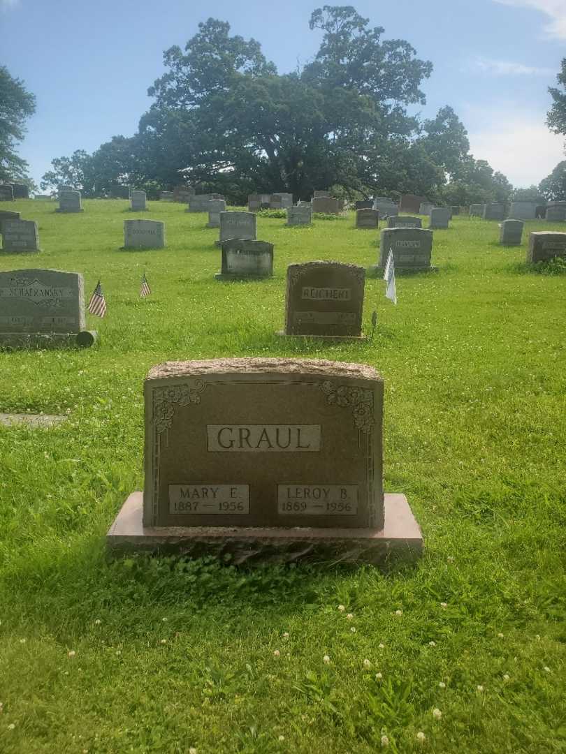 Leroy B. Graul's grave. Photo 2