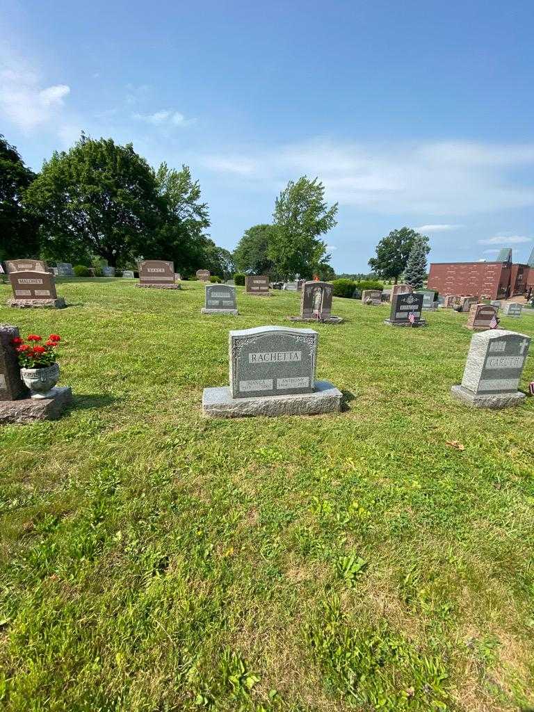 Bianca Rachetta's grave. Photo 1
