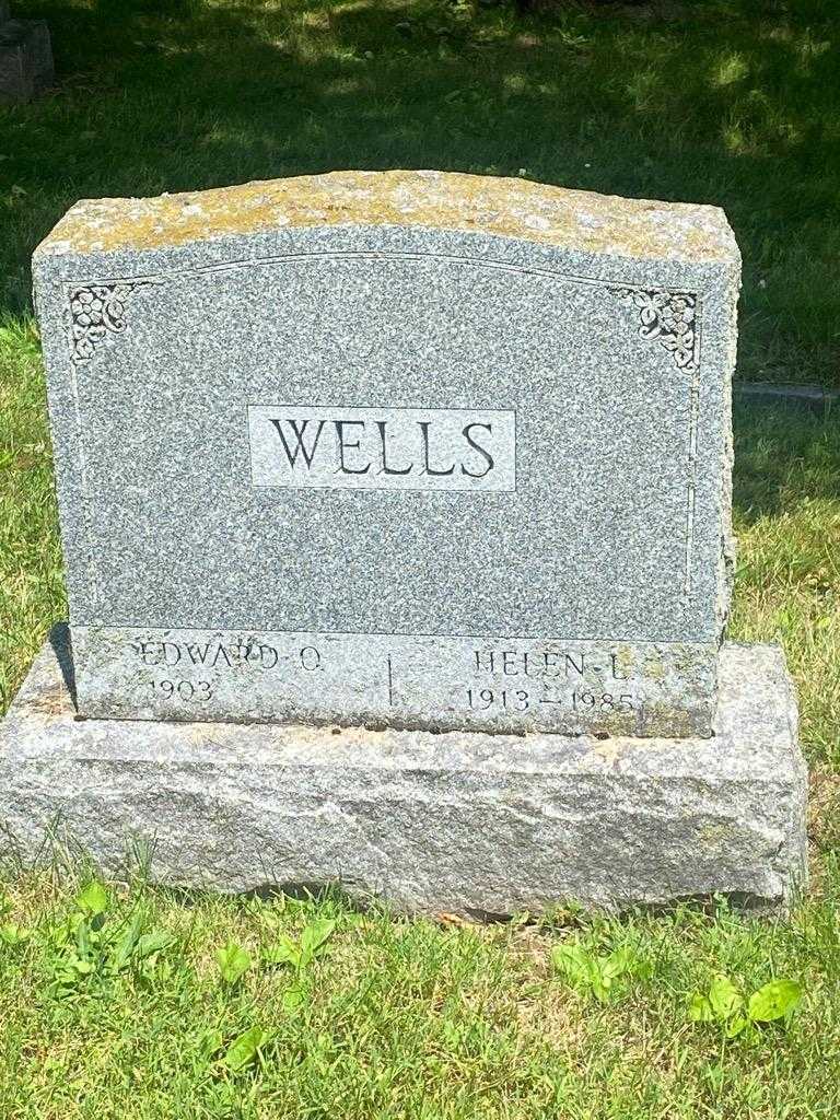 Edward O. Wells's grave. Photo 3