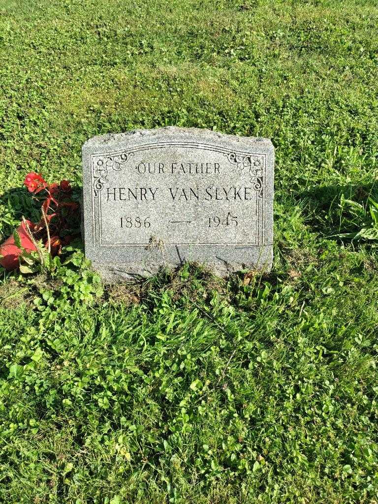 Henry Van Slyke's grave. Photo 2