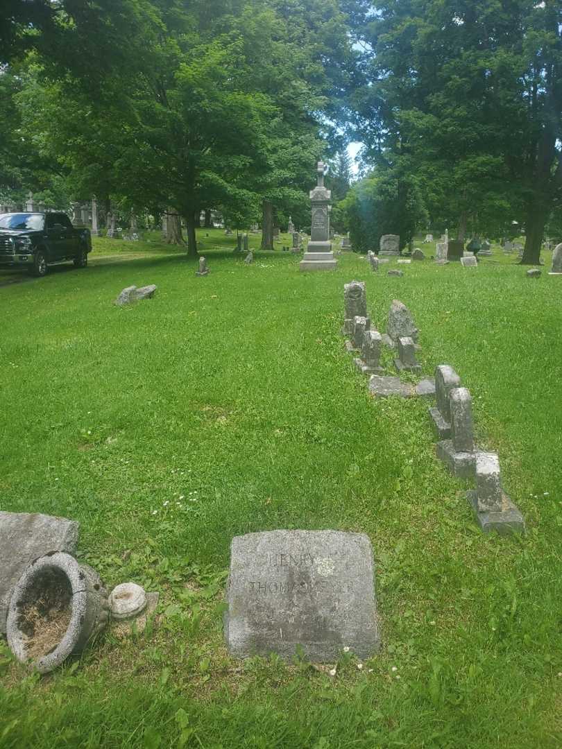 Henry J. Thomasmeyer's grave. Photo 2