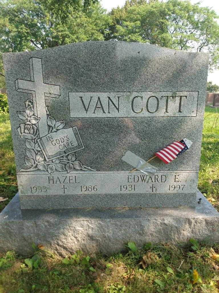 Edward E. Van Cott's grave. Photo 3
