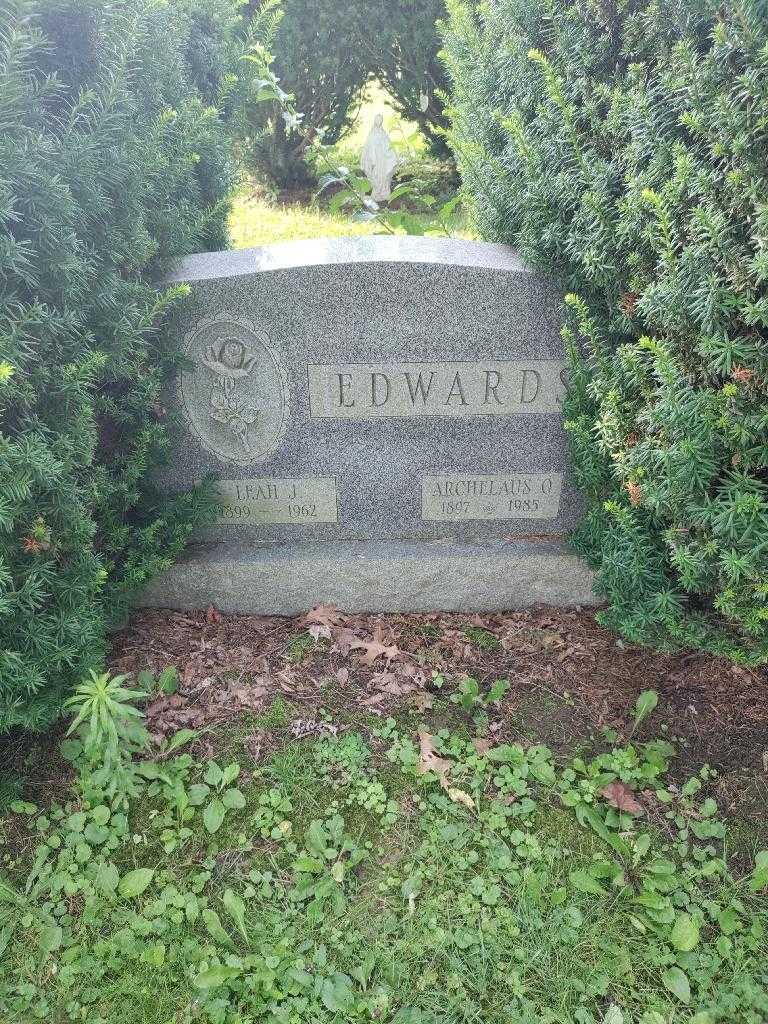 Archelaus O. Edwards's grave. Photo 1