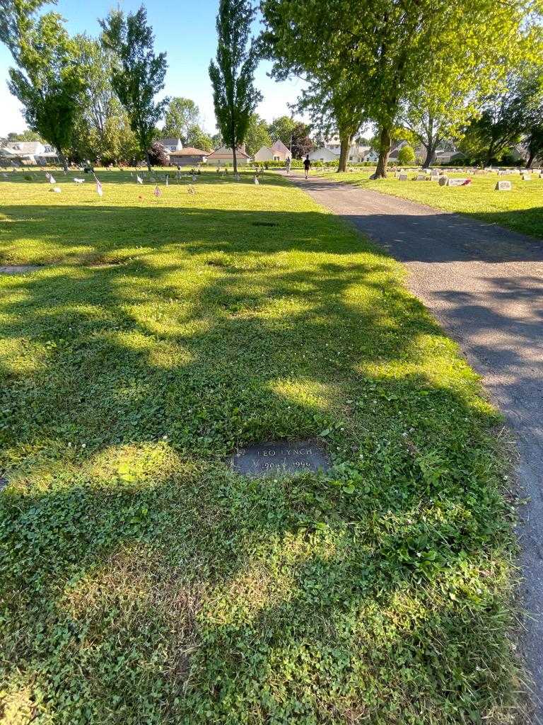 Leo Lynch's grave. Photo 2
