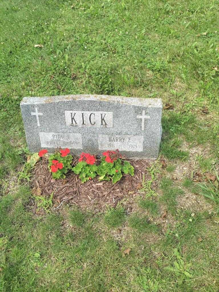 Rita J. Kick's grave. Photo 1