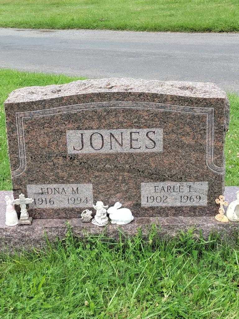 Earle L. Jones's grave. Photo 3