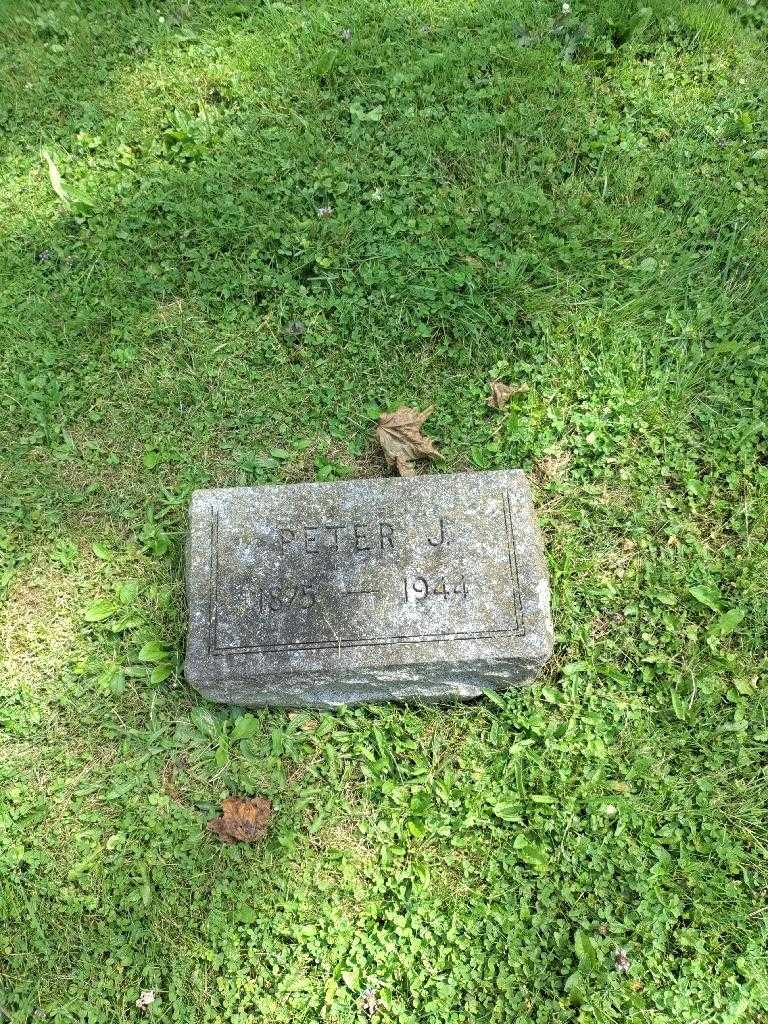 Peter J. Schlosser's grave. Photo 2