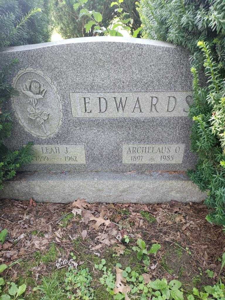 Archelaus O. Edwards's grave. Photo 2