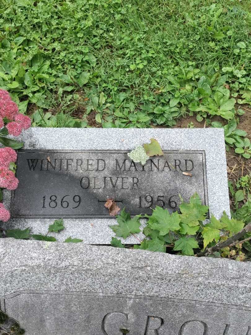 Winifred A. Maynard Oliver's grave. Photo 3