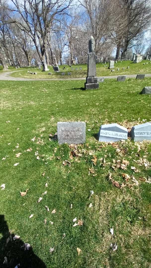 Foster B. Gilbert's grave. Photo 2