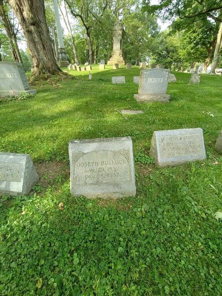 Joseph Bullock's grave. Photo 1