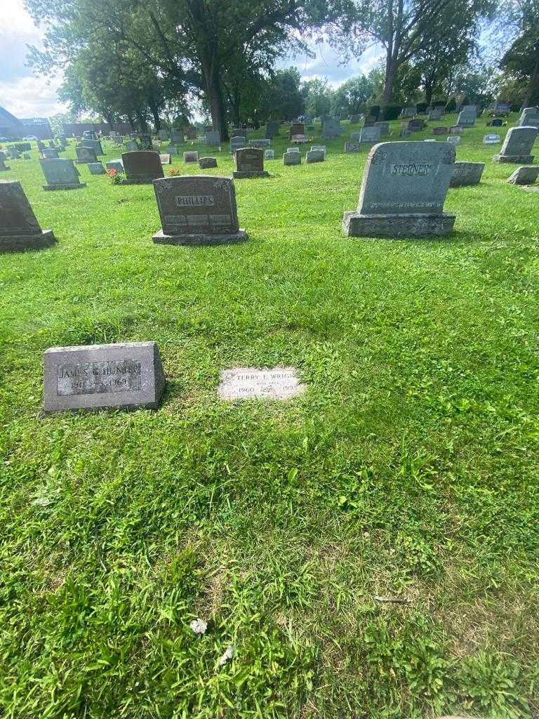 Terry E. Wright's grave. Photo 1
