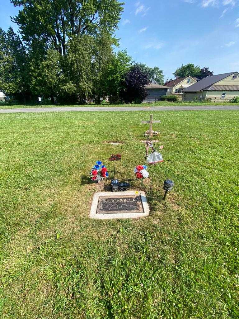 Anthony Pascarella's grave. Photo 2