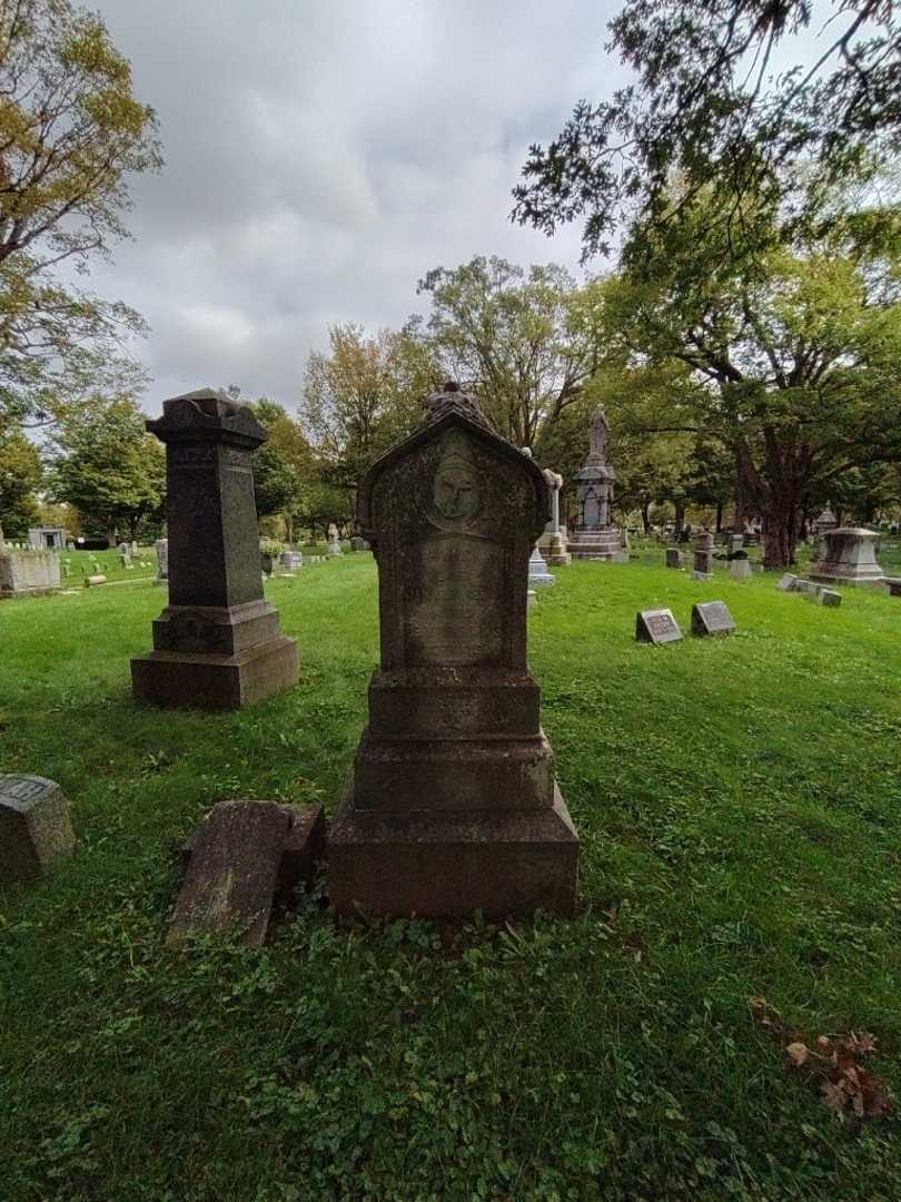 Alpa A. Clark's grave. Photo 1