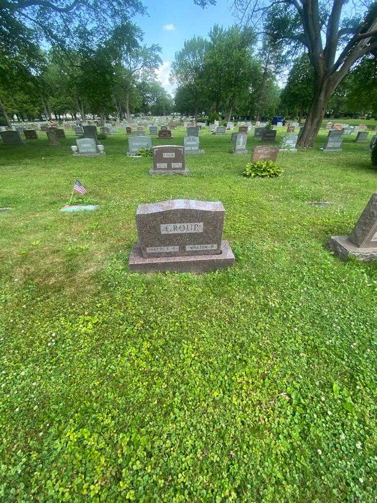 Mabel I. Group's grave. Photo 1