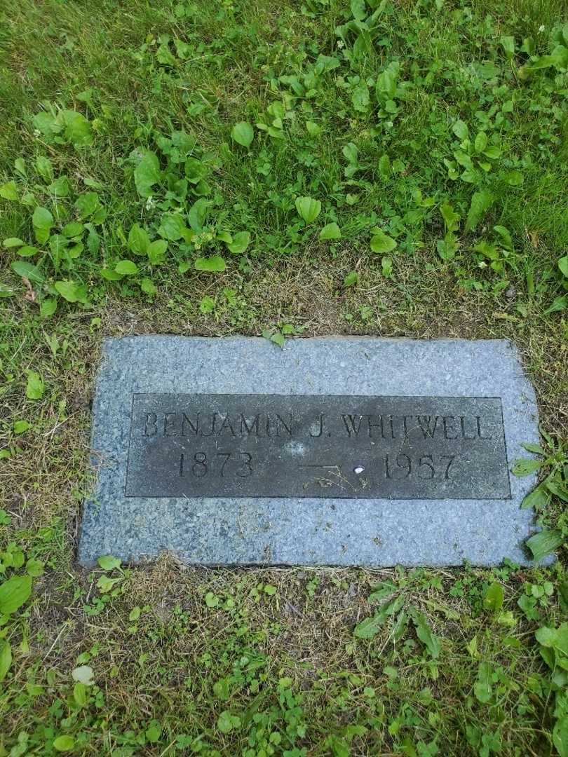 Benjamin J. Whitwell's grave. Photo 4