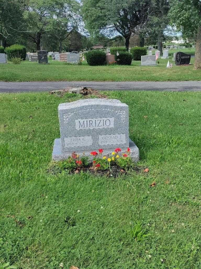 Edna C. Mirizio's grave. Photo 4