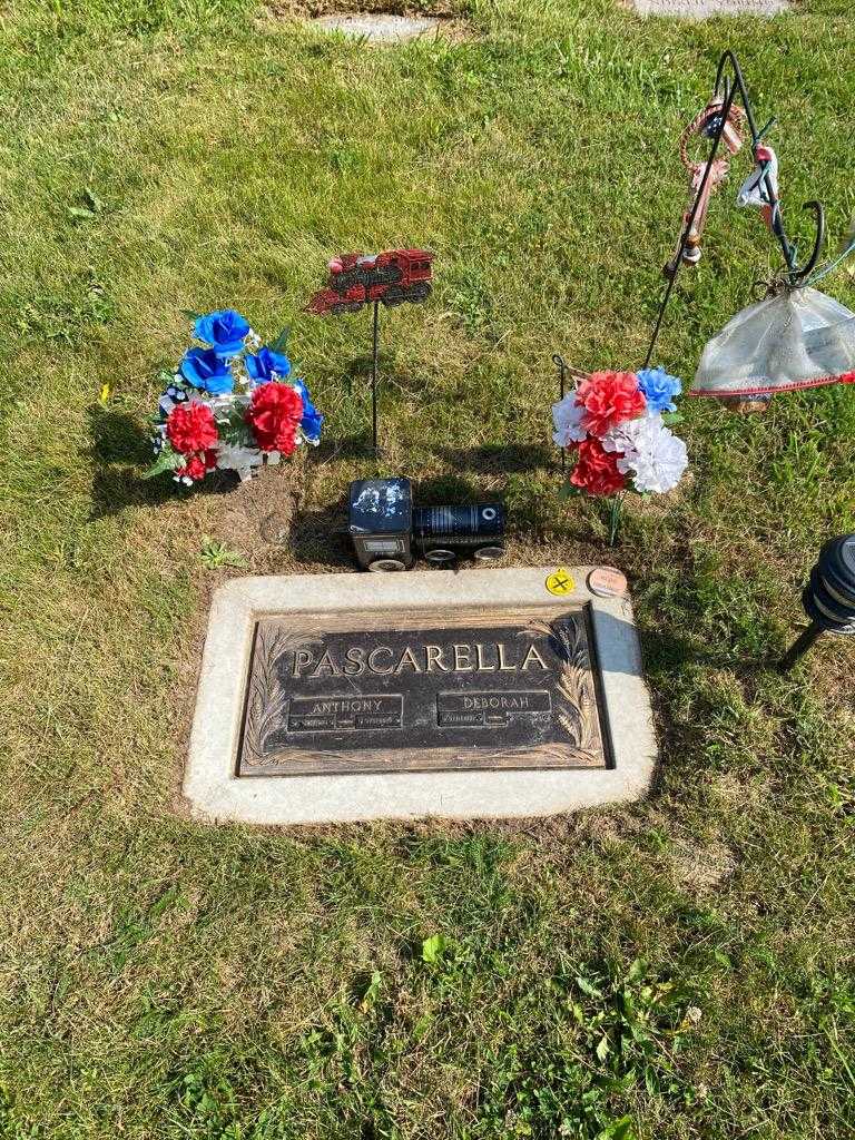 Anthony Pascarella's grave. Photo 2