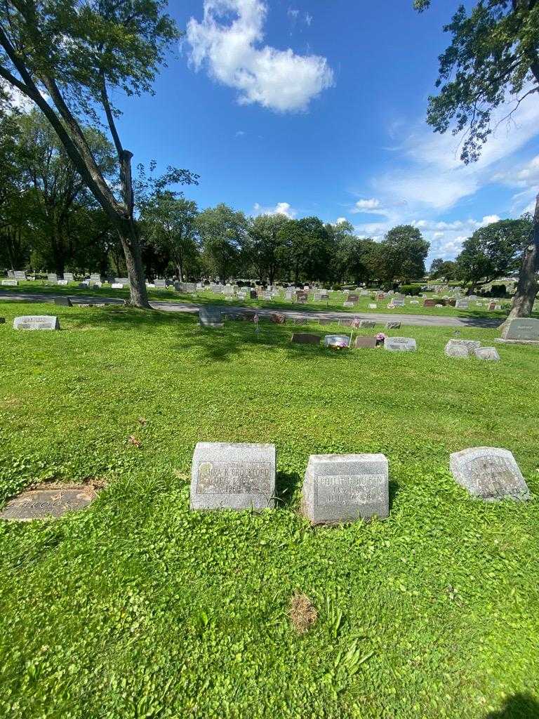 Laura K. Crockford's grave. Photo 1