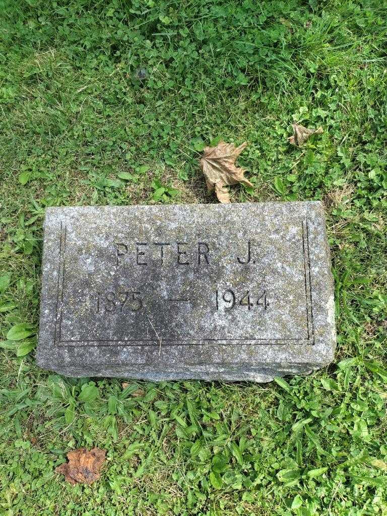 Peter J. Schlosser's grave. Photo 3