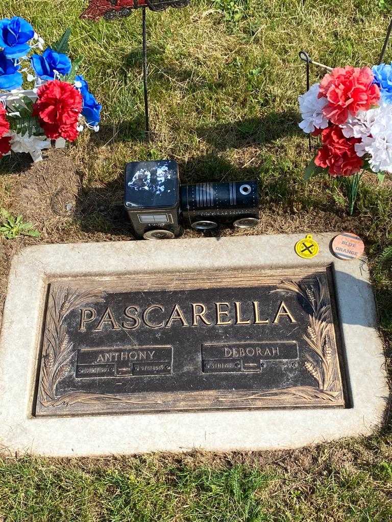 Anthony Pascarella's grave. Photo 1