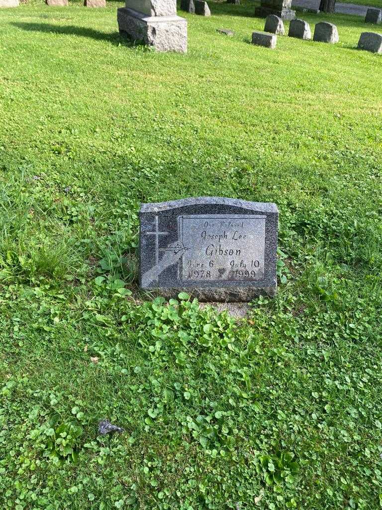 Joseph Lee Gibson's grave. Photo 2