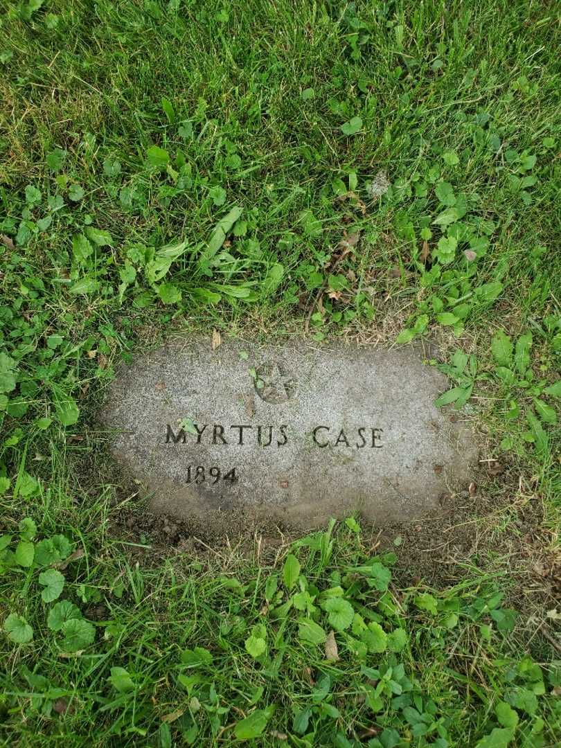 Myrtus C. Case's grave. Photo 4