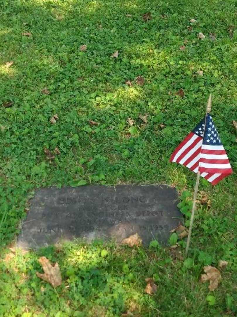 Edwin N. Long's grave. Photo 3
