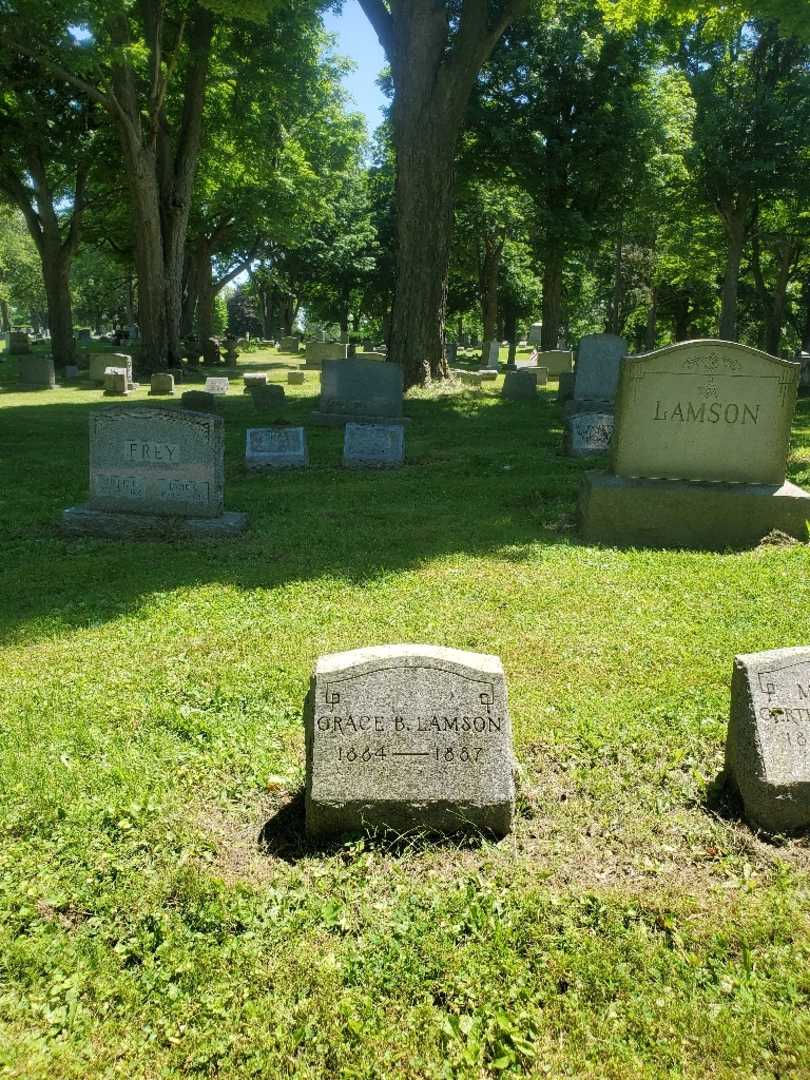 Grace B. Lamson's grave. Photo 1