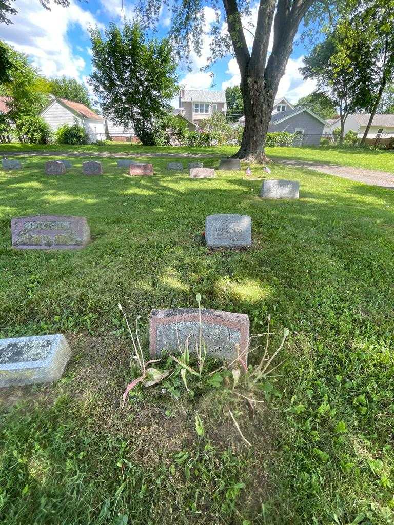 Jeffrey Lyman's grave. Photo 1