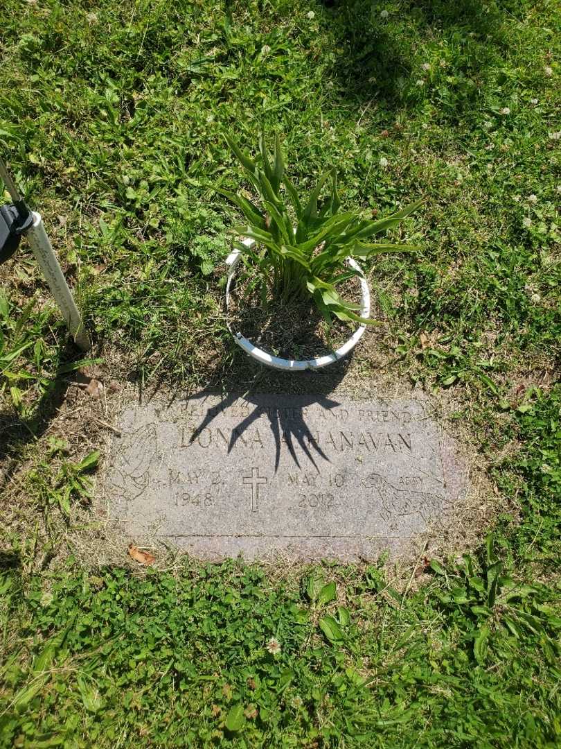 Donna A. Hanavan's grave. Photo 3