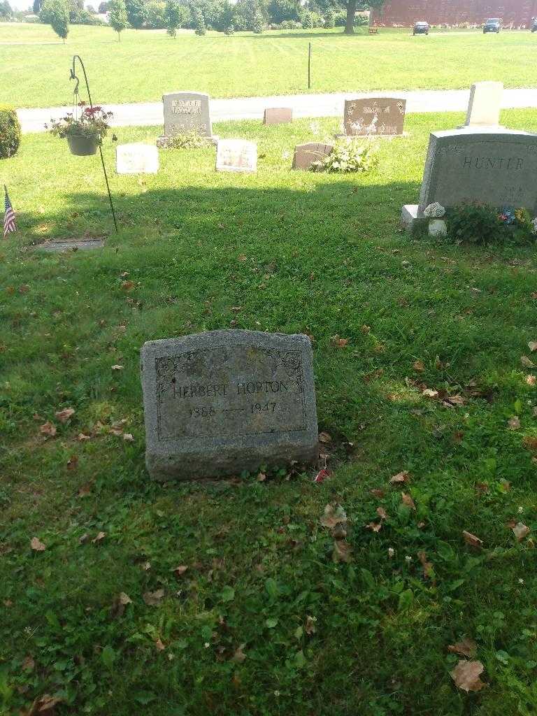 Herbert Horton's grave. Photo 1