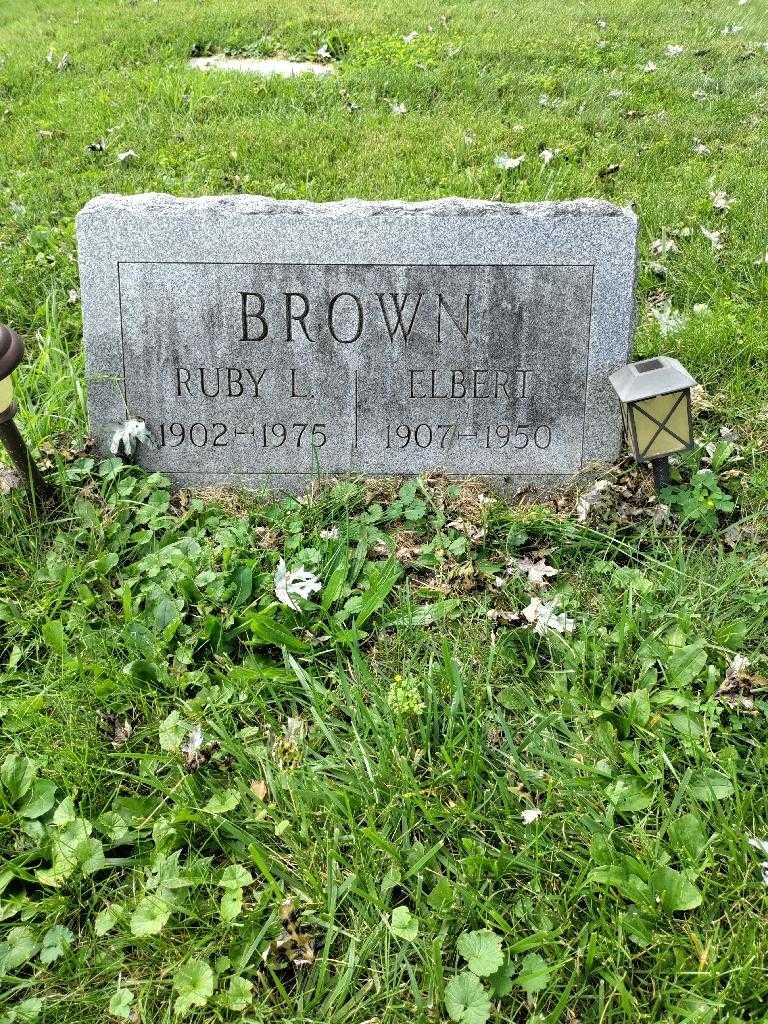 Ruby L. Brown's grave. Photo 3