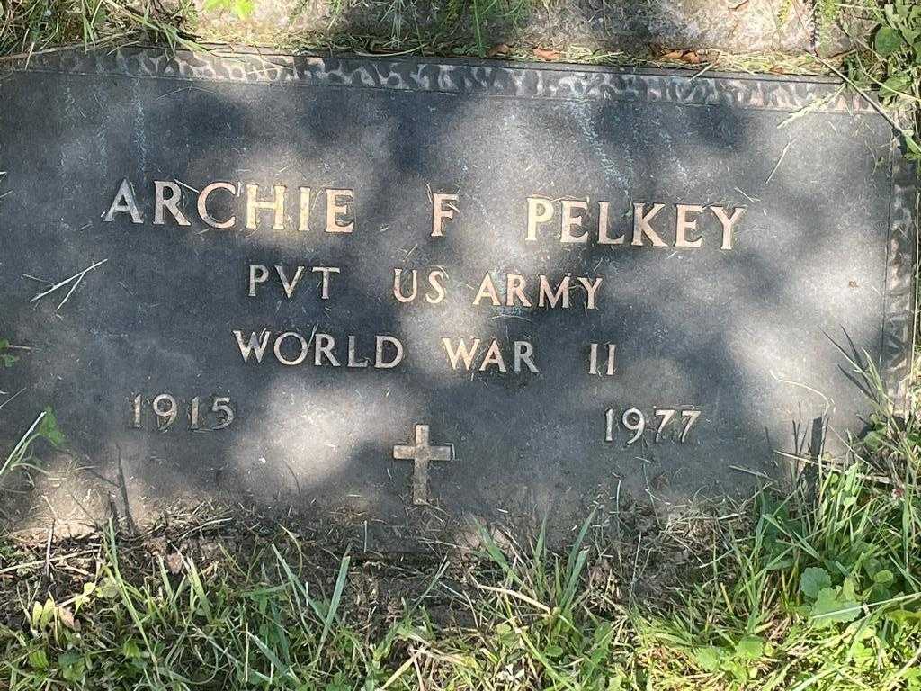 Archie F. Pelkey's grave. Photo 1