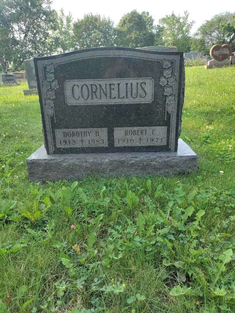 Robert C. Cornelius's grave. Photo 1