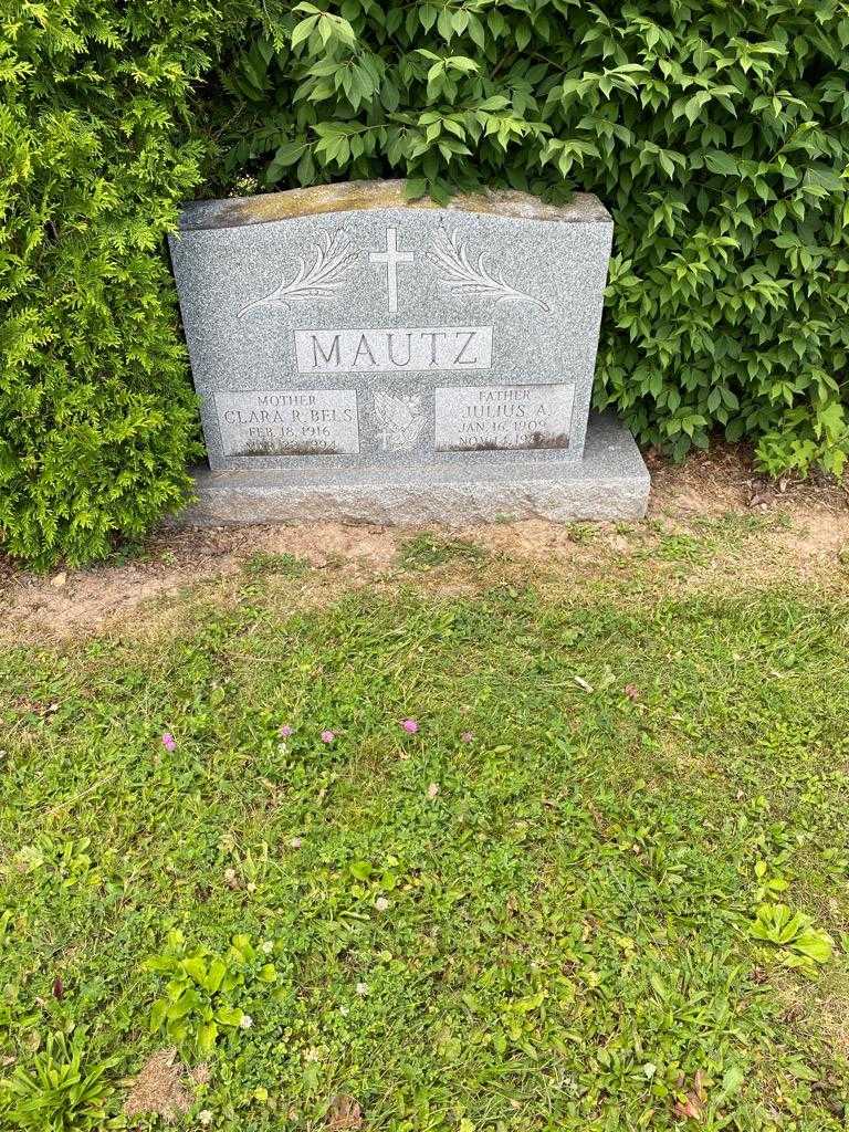 Julius A. Mautz's grave. Photo 2