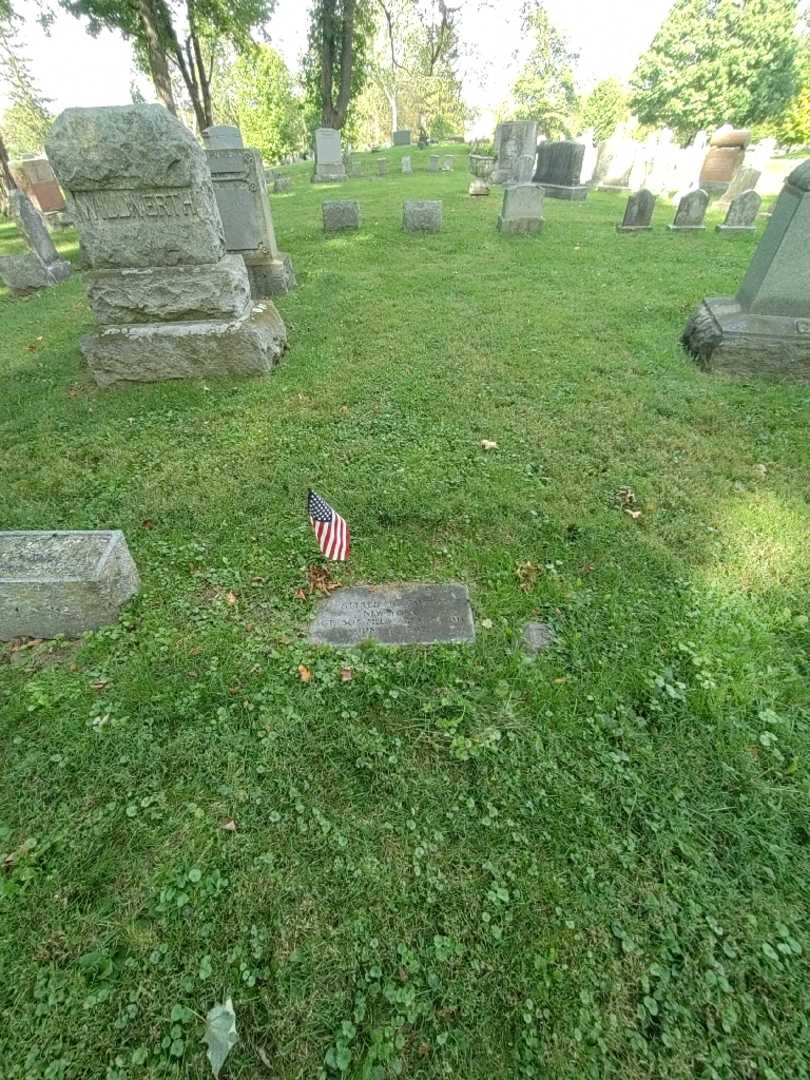 Alfred W. Smith's grave. Photo 1