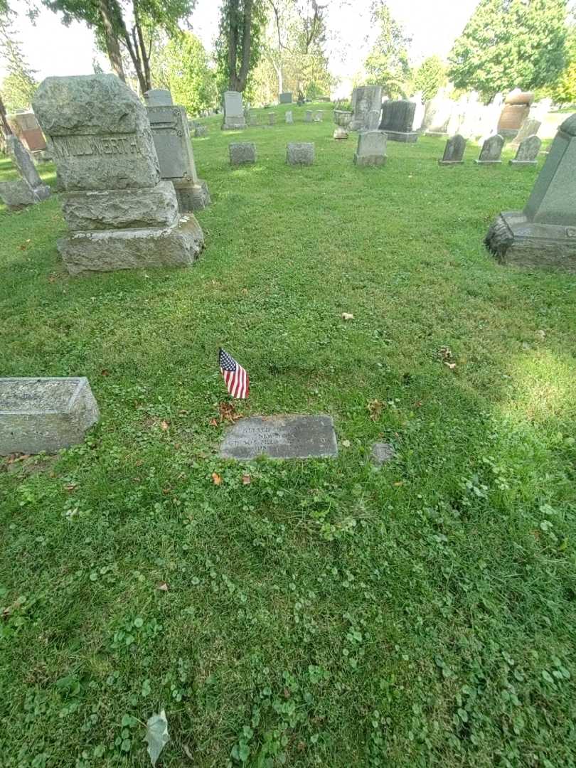 Alfred W. Smith's grave. Photo 1