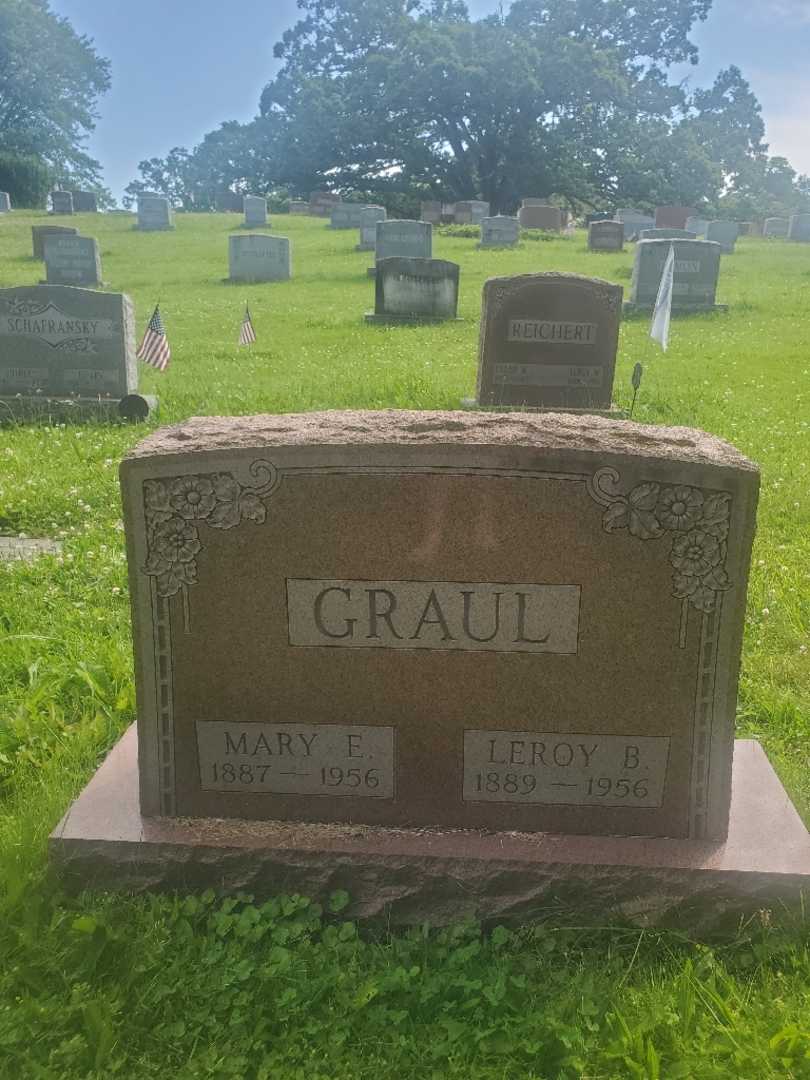 Leroy B. Graul's grave. Photo 3