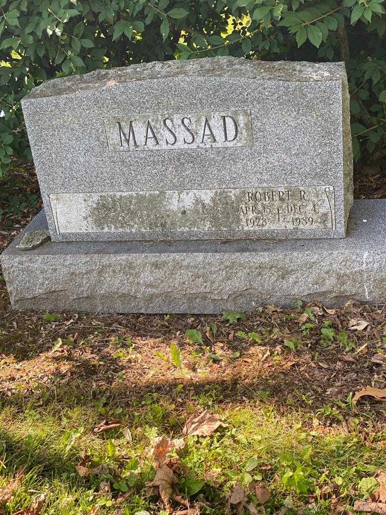 Robert R. Massad's grave. Photo 3