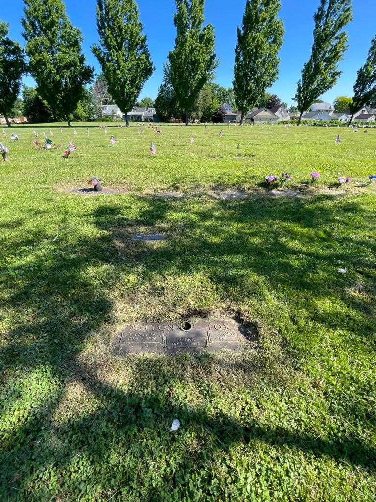 Robin Fox's grave. Photo 1