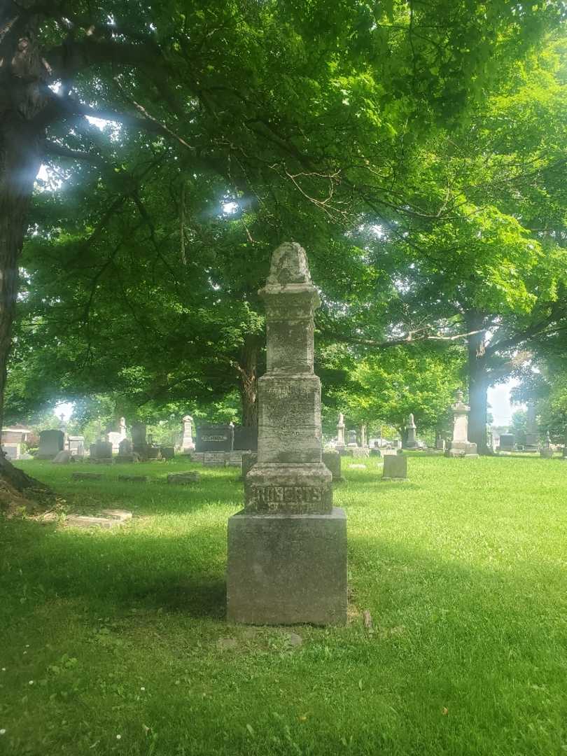 Elizabeth Roberts's grave. Photo 2