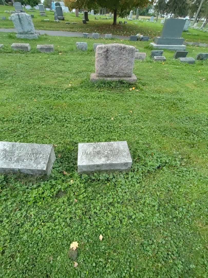 Pauline K. Phares's grave. Photo 1