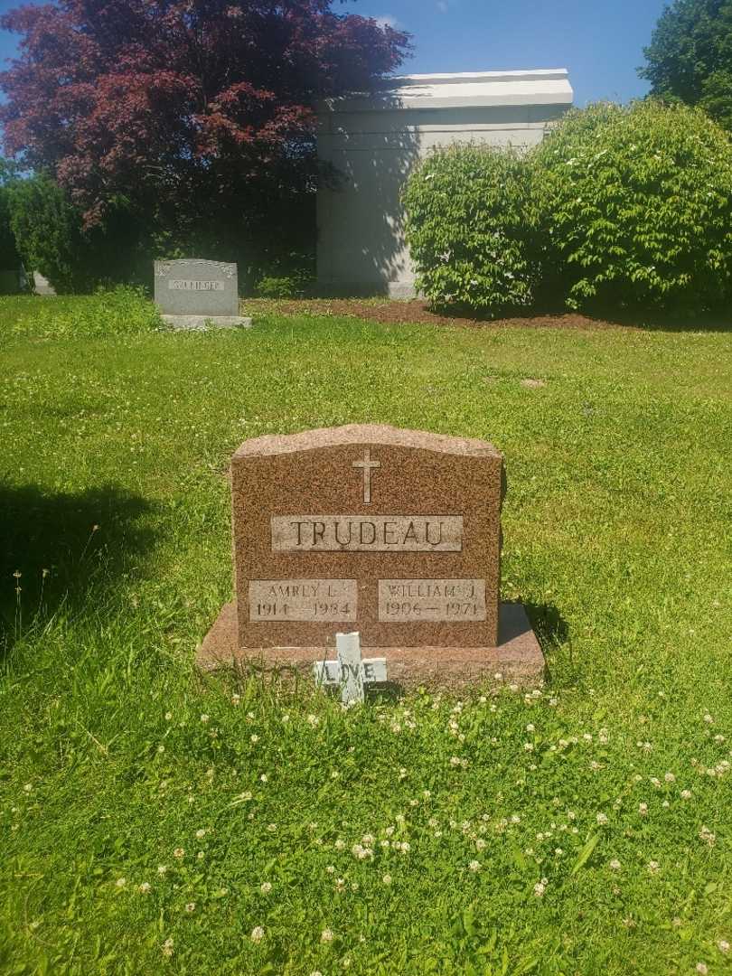 Amrey L. Trudeau's grave. Photo 2