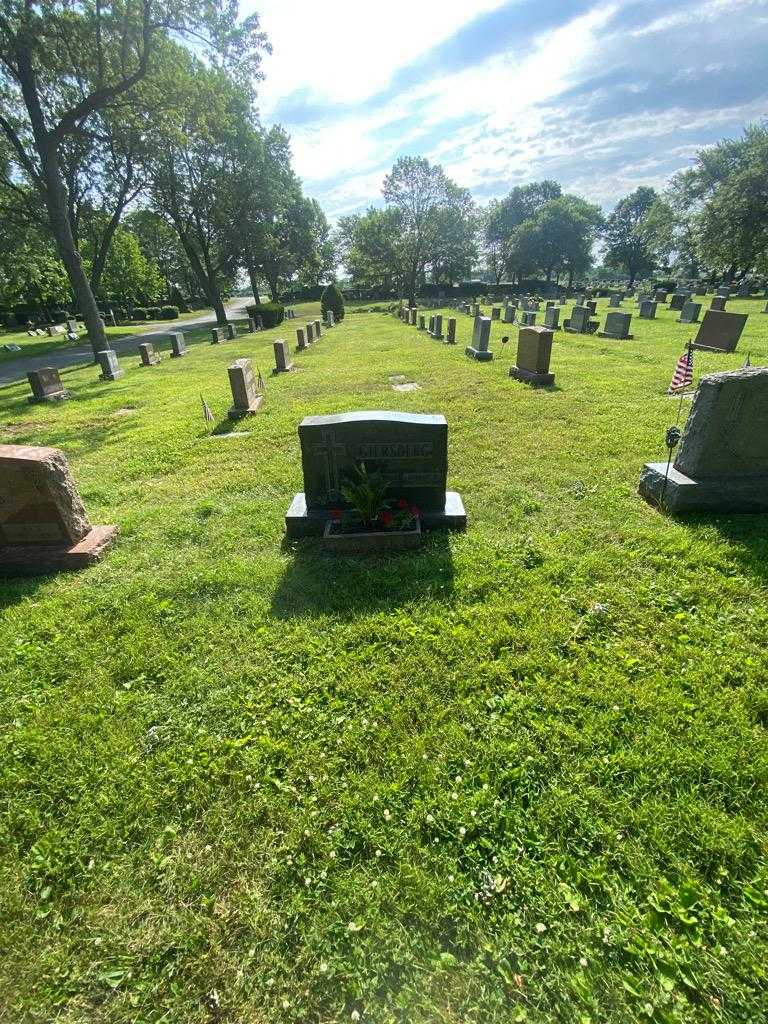 Doris Giersberg Rohlin's grave. Photo 1