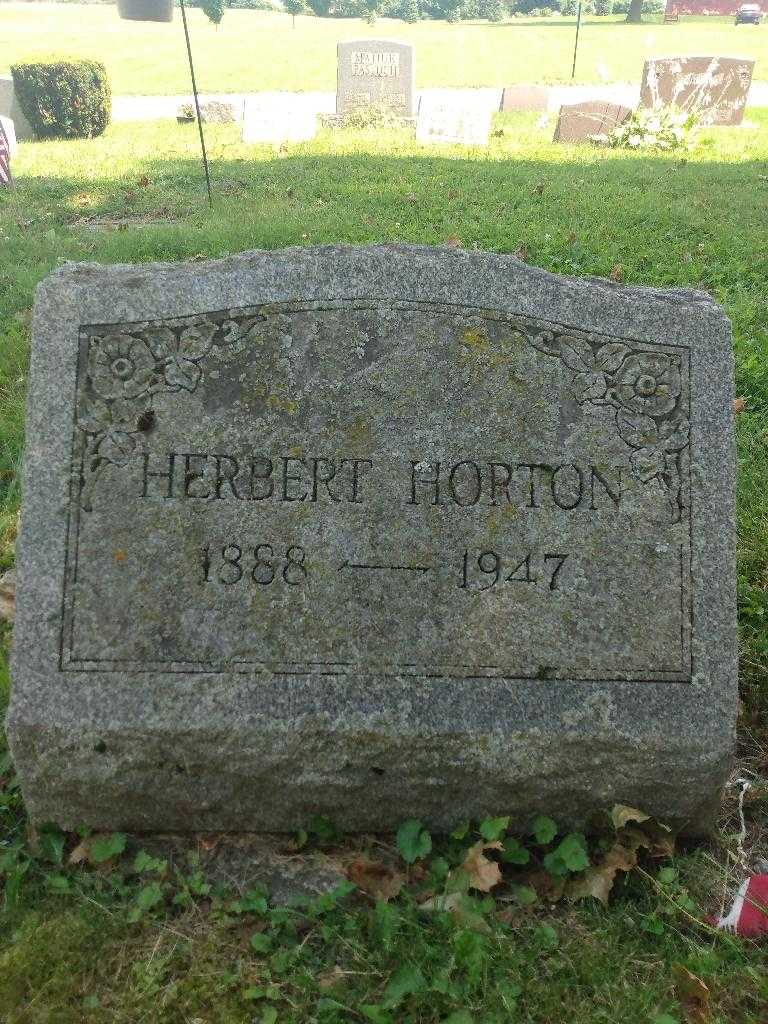 Herbert Horton's grave. Photo 3